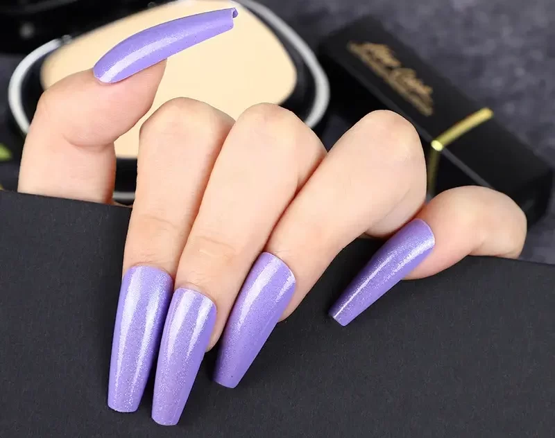 Light Purple Light Glitter Nails